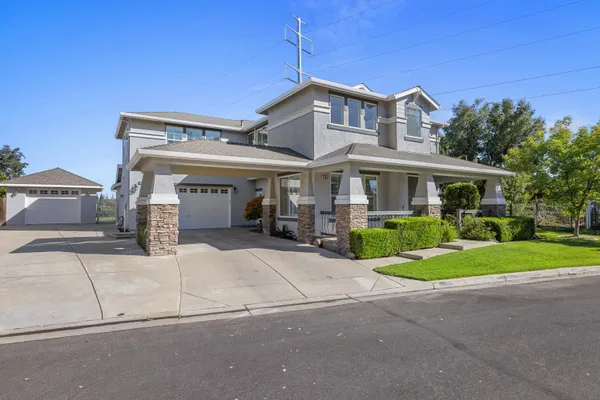 1584 IRVIN CT