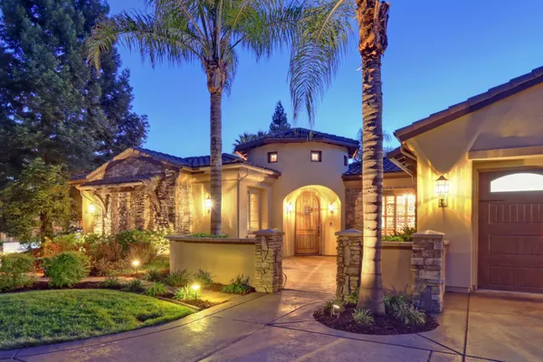 8635 ASHBURY CT