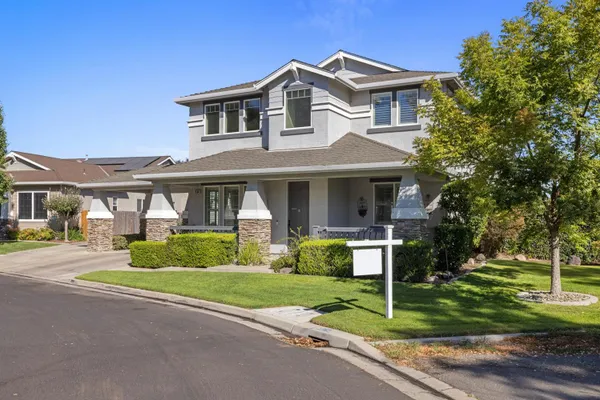 1584 IRVIN CT