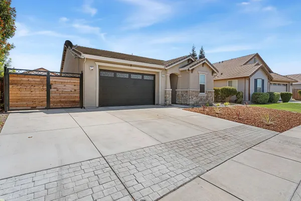 866 RACCOON VALLEY DR