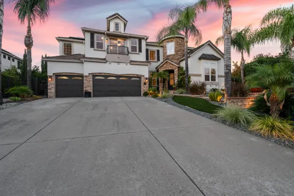 4541 LONGVIEW DR