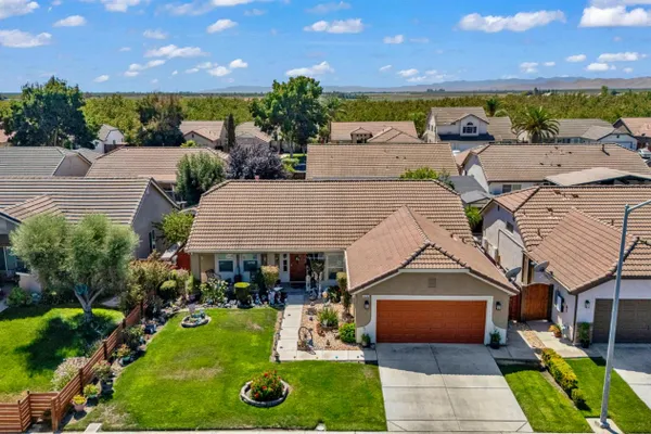 1622 GLACIER BAY LN