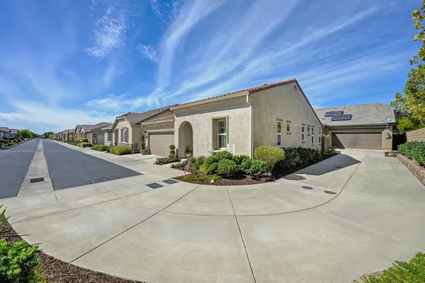 3881 ARCO DEL PASO LN