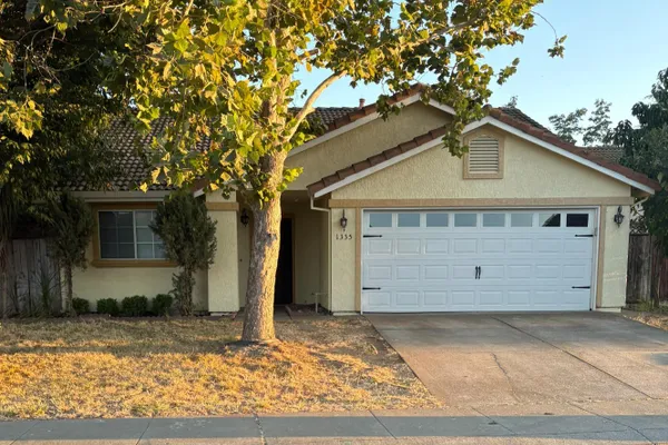 1335 WINDEMERE CT