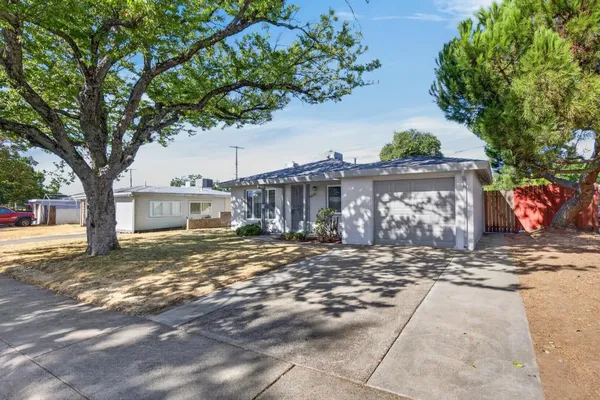 4810 CABRILLO WAY