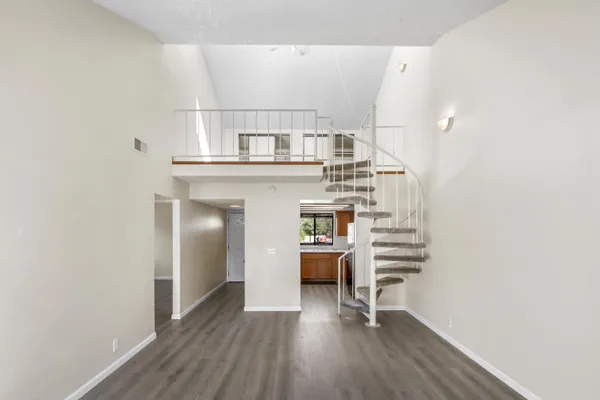 3180 COUNTRY CLUB DR 1B