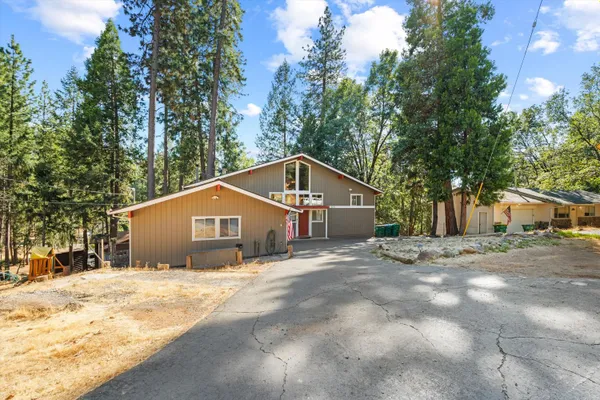5371 BEGONIA DR