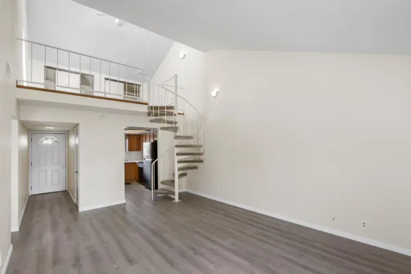 3180 COUNTRY CLUB DR 1B
