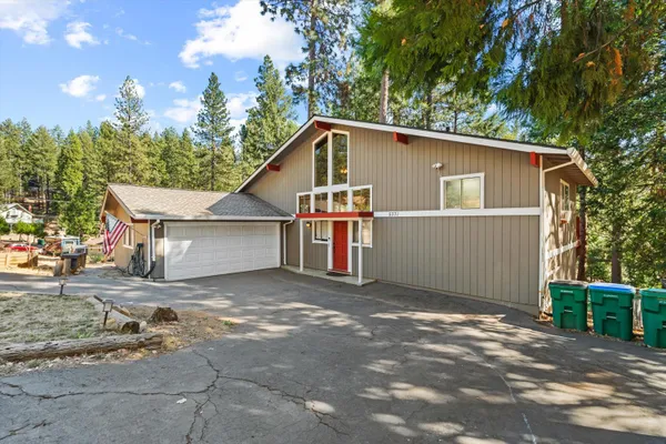 5371 BEGONIA DR