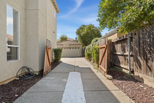 1612 NAVAJO ST