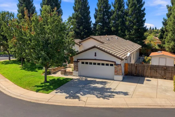 1626 CAISLEAN WAY