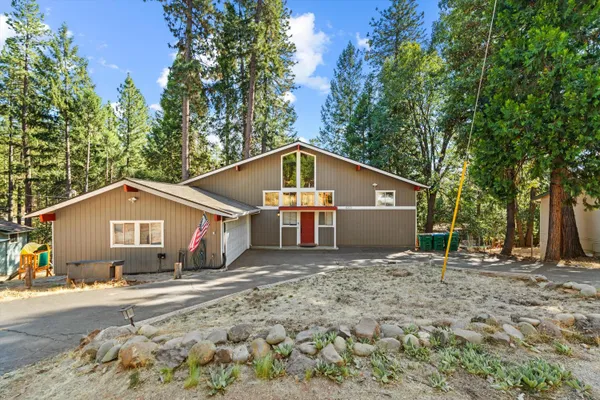 5371 BEGONIA DR