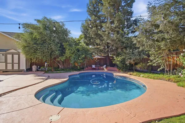 1583 ROGER DR