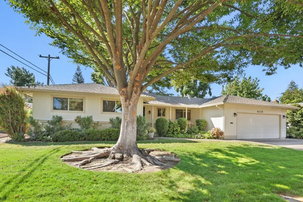 6218 SAINT JAMES DR