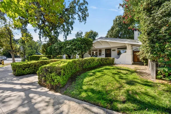 2409 BEVERLY PL