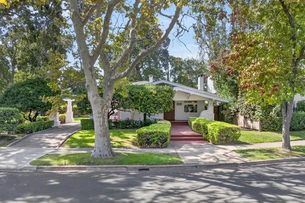 2409 BEVERLY PL