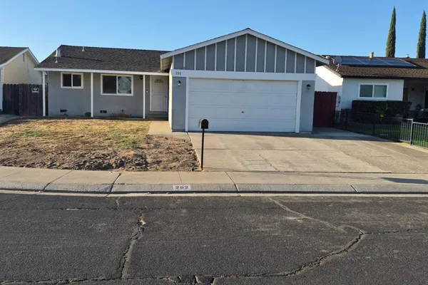 292 DANA CT