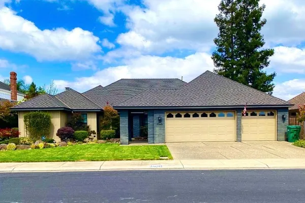 2401 WOODLAKE CT