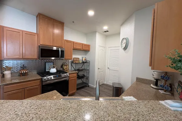 1262 MILANO DR 1