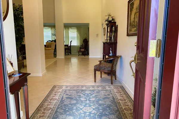 2401 WOODLAKE CT