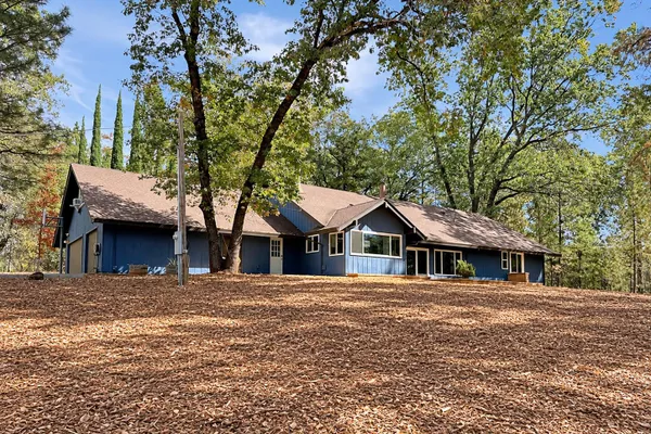 27366 TABLE MEADOW RD