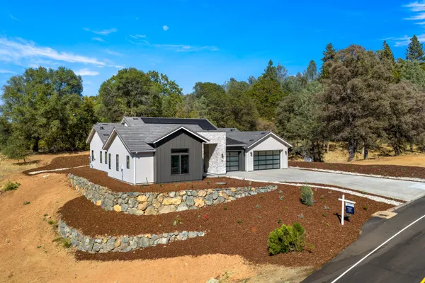 23222 DARKHORSE DR