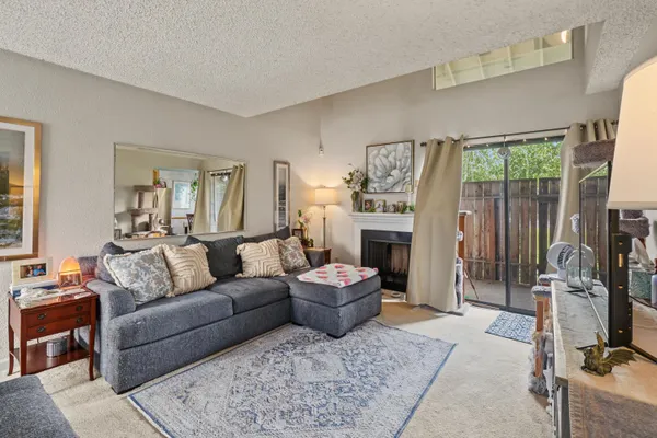 6060 GLORIA DR 14