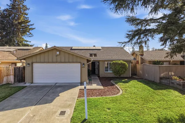 4058 FIVE MILE DR