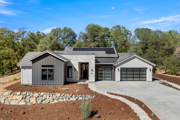 23222 DARKHORSE DR