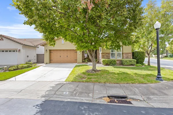 4 WALSHFORD PL