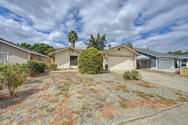 7917 DAFFODIL WAY