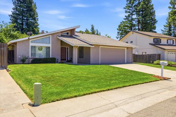 8048 HOOPES DR