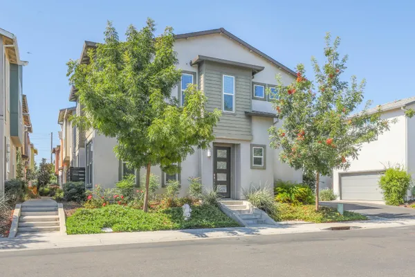 4432 OCEAN LN
