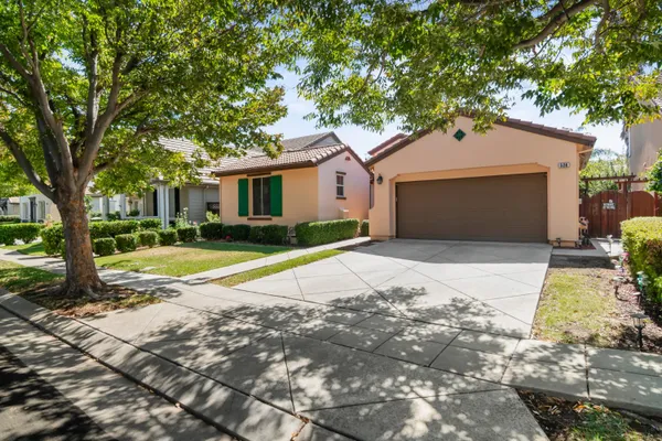 524 HUTCHINGS WAY