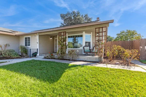 1422 SILVA AVE