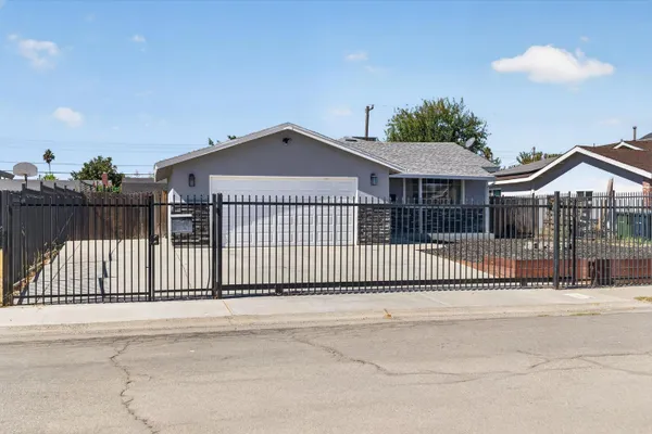 7704 LAURIE WAY