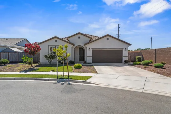 1589 LANTERN WAY