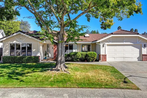 8666 GAINES AVE