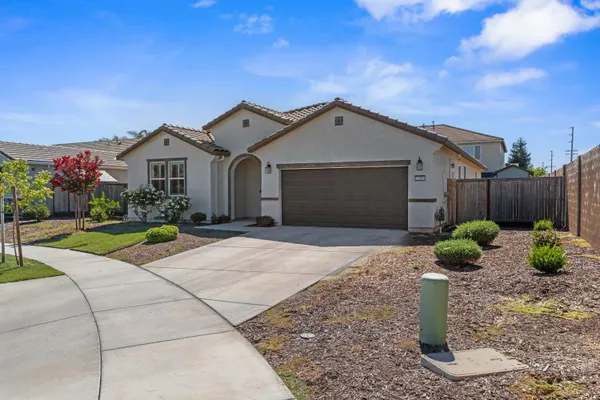 1589 LANTERN WAY