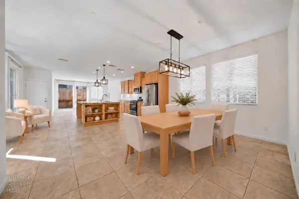 1376 LARKSPUR DR
