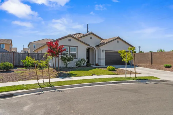 1589 LANTERN WAY