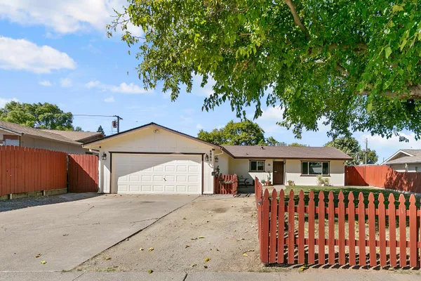 6941 FRANELA WAY