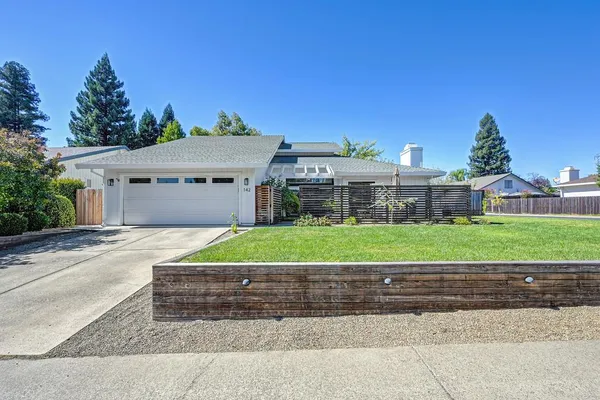 142 BLAKESLEE WAY