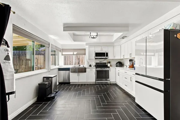 2767 LONDONDERRY DR