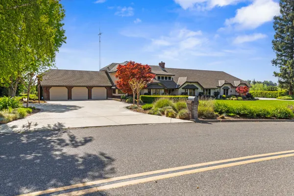 9000 OAK VIEW DR
