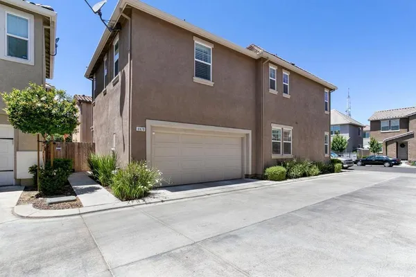 3920 PURPLE FINCH LN