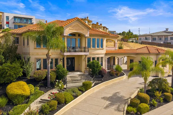 418 SERPA WAY