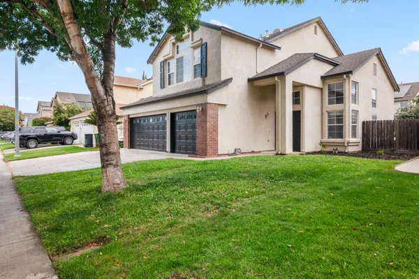 422 MONTCLAIR LN