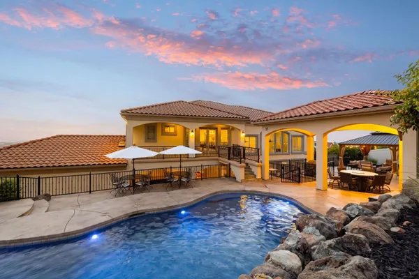 418 SERPA WAY