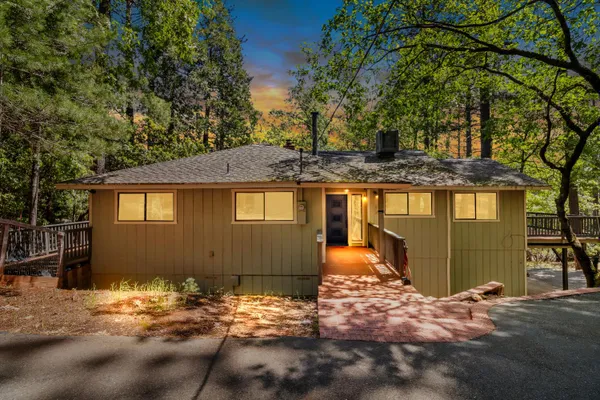 5539 CRESTLINE DR